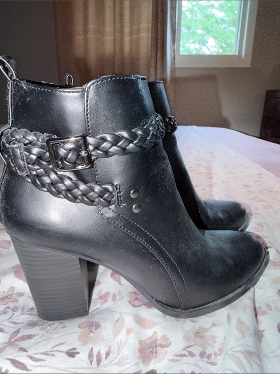 American Eagle Outfitters Shoes - American Eagle Outfitters Black Braided Strap Ankle Booties